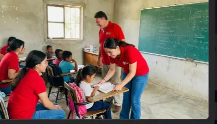 Ciencias de la Educación vs Pedagogía: diferencias, campo laboral y cuál elegir