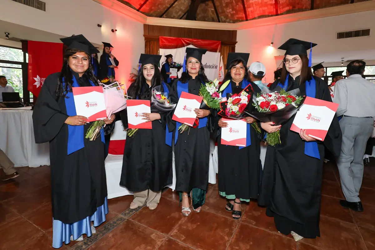 Estudiar después de los 40: por qué cada vez más profesionistas regresan a la universidad