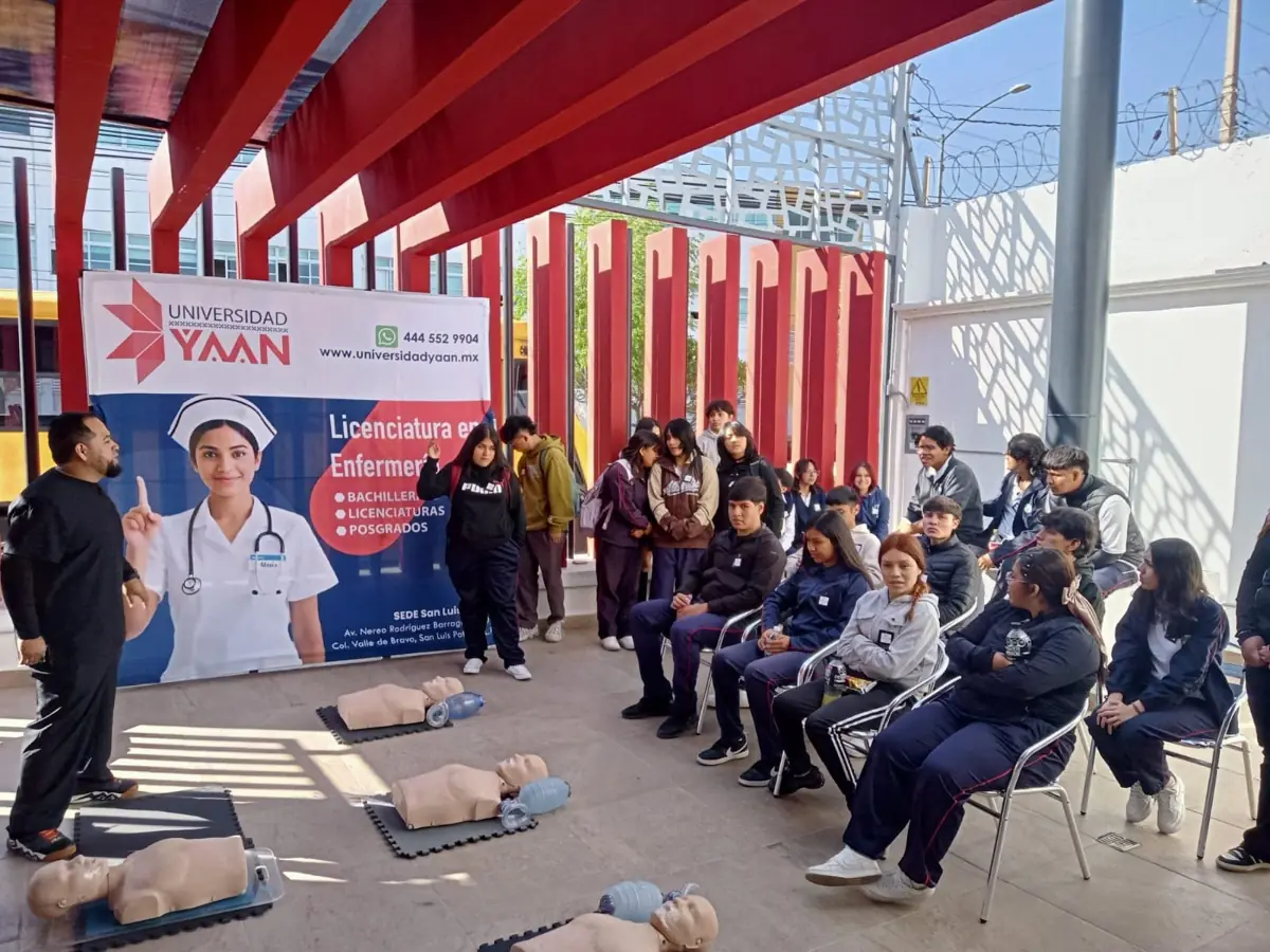 Becas para estudiar Enfermería en San Luis Potosí 2026: opciones reales