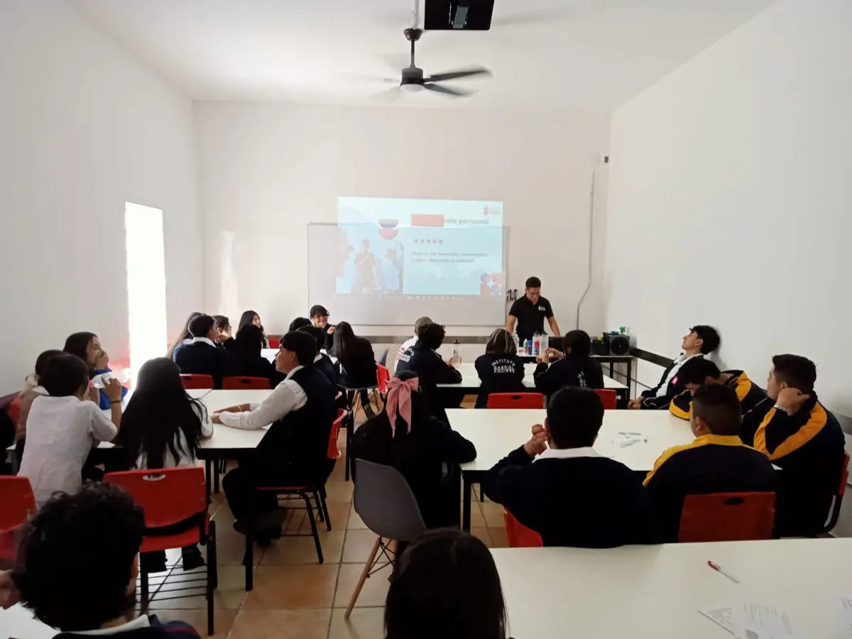 Cuánto gana un enfermero o enfermera en México en 2026: datos reales por sector
